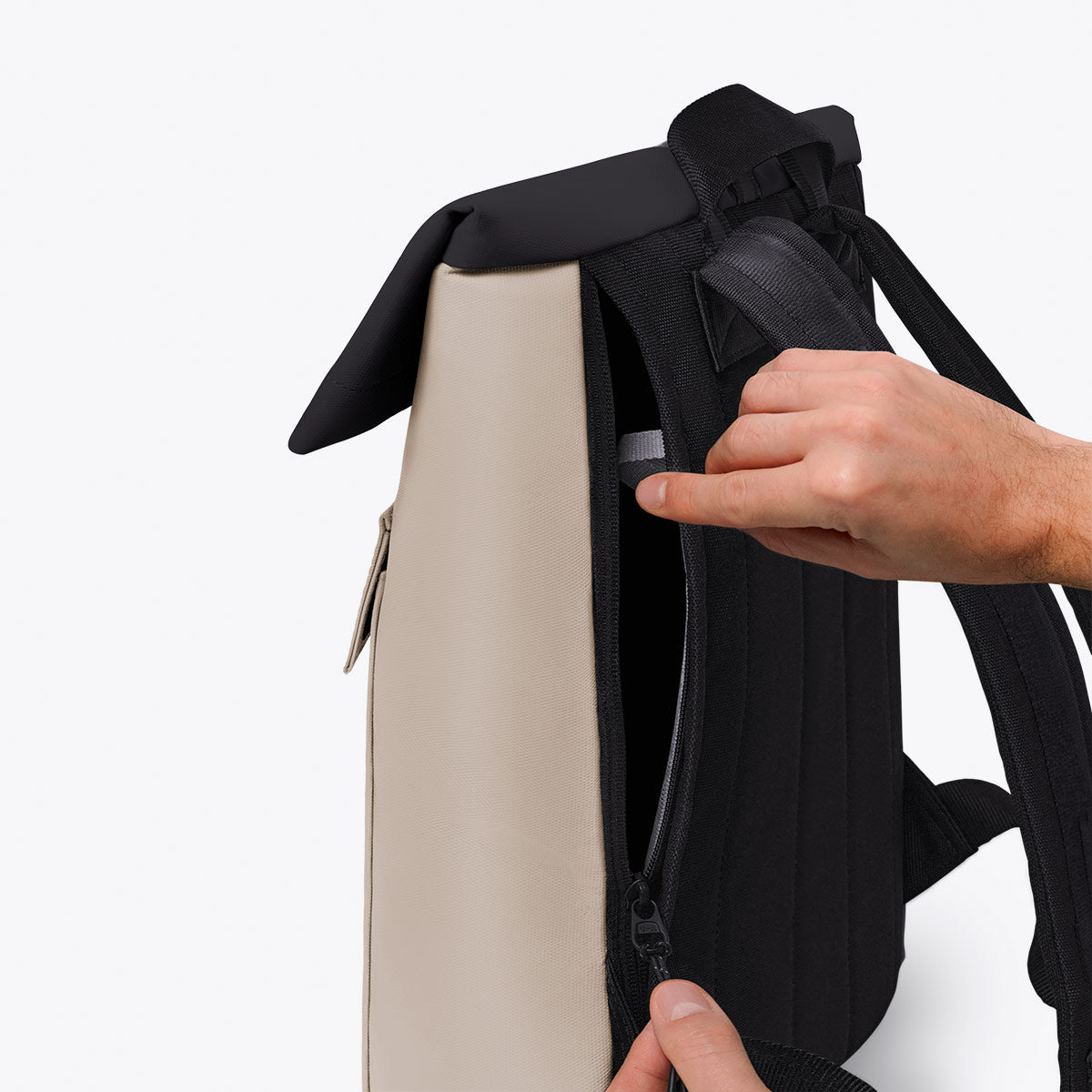 Jannik Roll-Top Backpack - Sand - Black / Medium