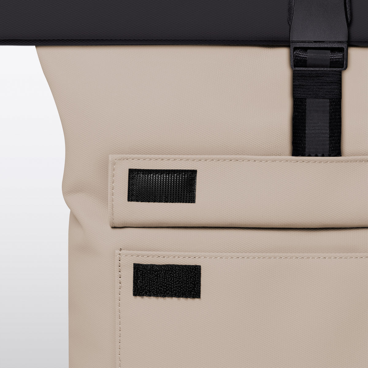 Jannik Roll-Top Backpack - Sand - Black / Medium