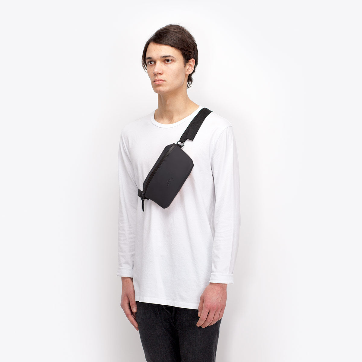 Jona Crossbody Bag - Black / Medium