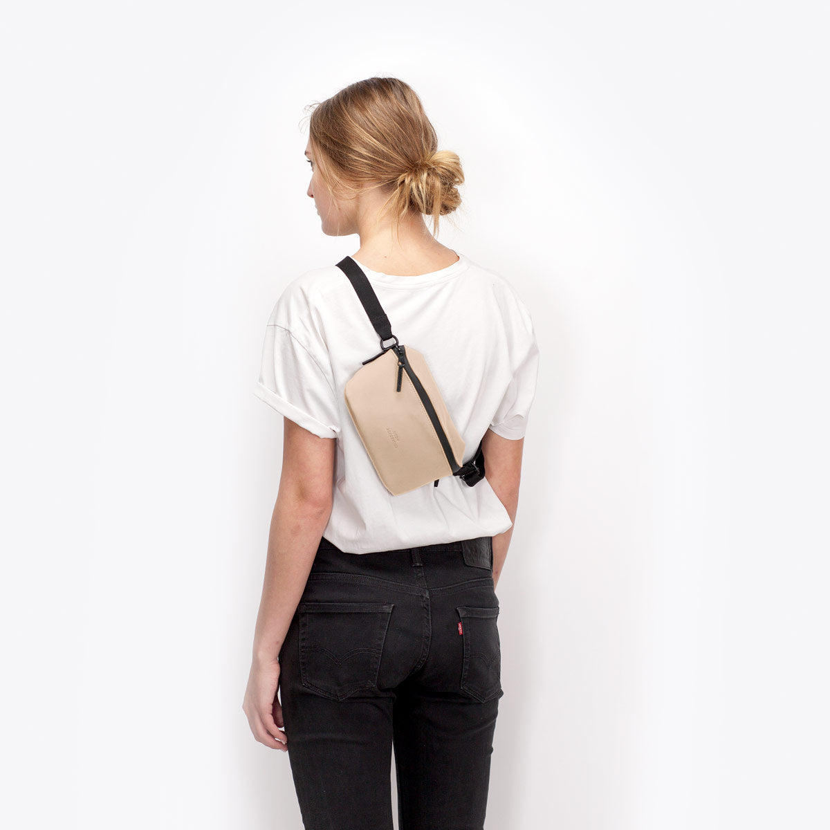 Jona Crossbody Bag - Light Almond / Medium
